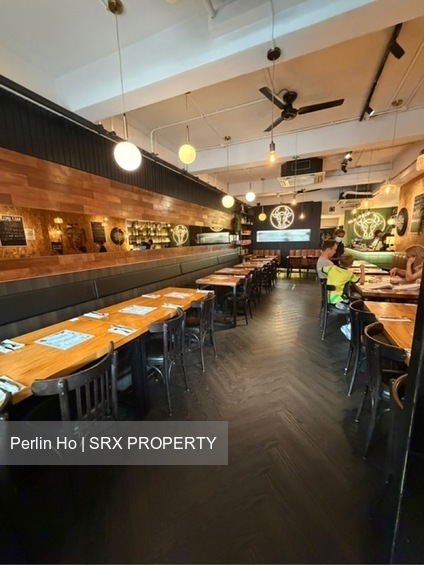 Maju Avenue (D19), Retail #635912481